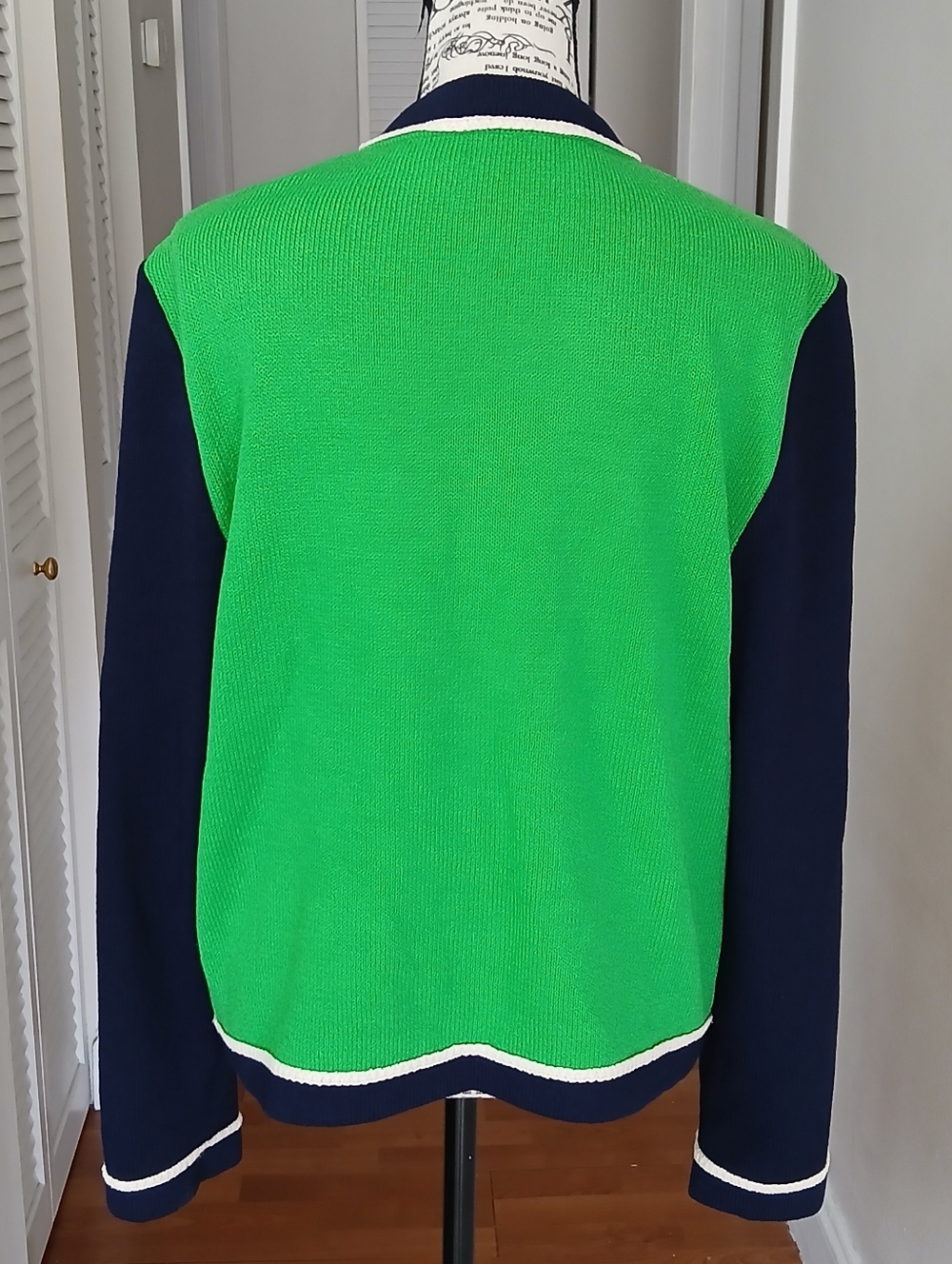 Vintage‎ ST JOHN COLLECTION Marie Gray Santana Knit Cardigan Sweater - Picture 6 of 10